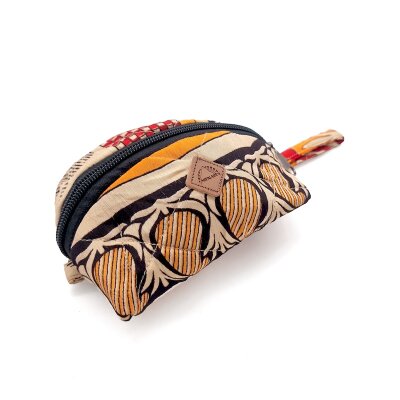 Upcycle 40  Kulturtasche klein 19 x 13 cm