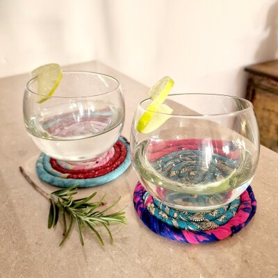 Upcycle 48 Sari Tassenuntersetzer 4er-Set rund 10 cm