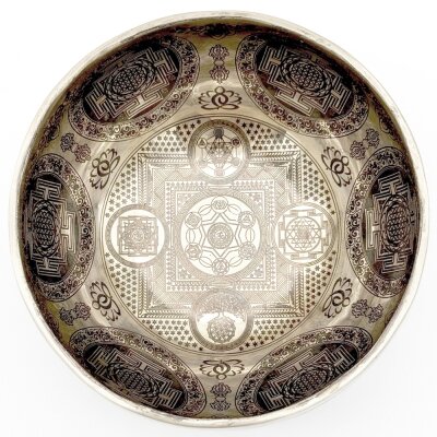 Klangschale mit OM 7 Chakra Mandala Gravur